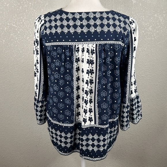 LOFT Ann Taylor Boho Blue & White Floral Flowy 3/4 Bell Sleeve Top Size Small - Picture 5 of 7